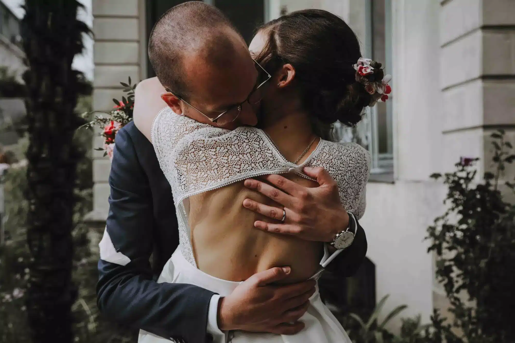 photo de couple en foret mariage bucolique