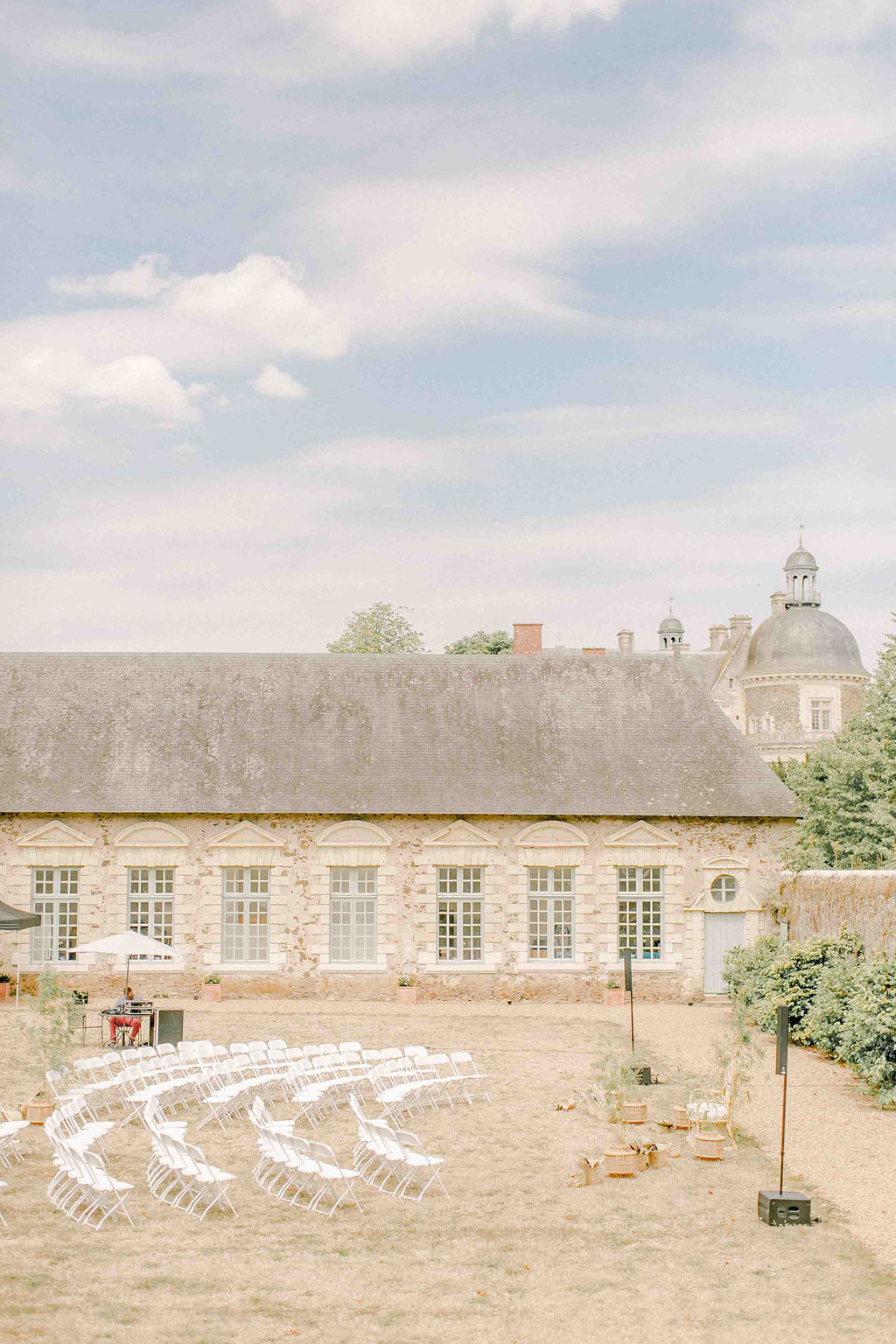 mariage château moderne boheme ceremonie laique