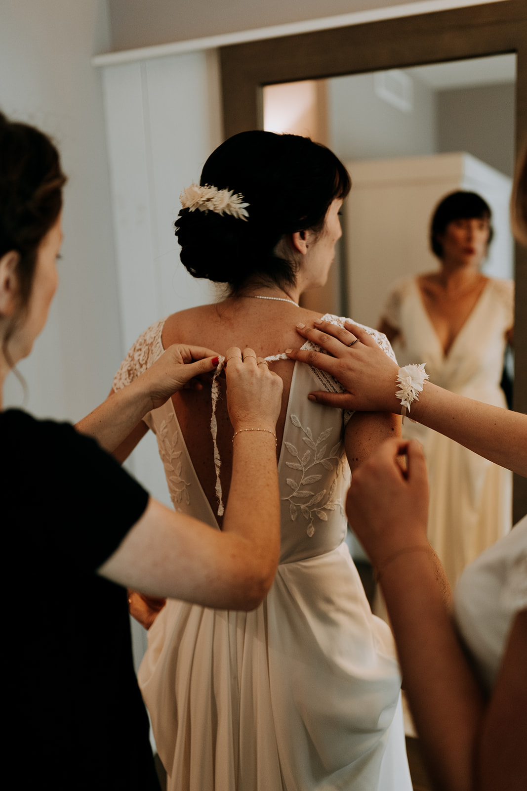 robe de mariage dentelle moderne nantes