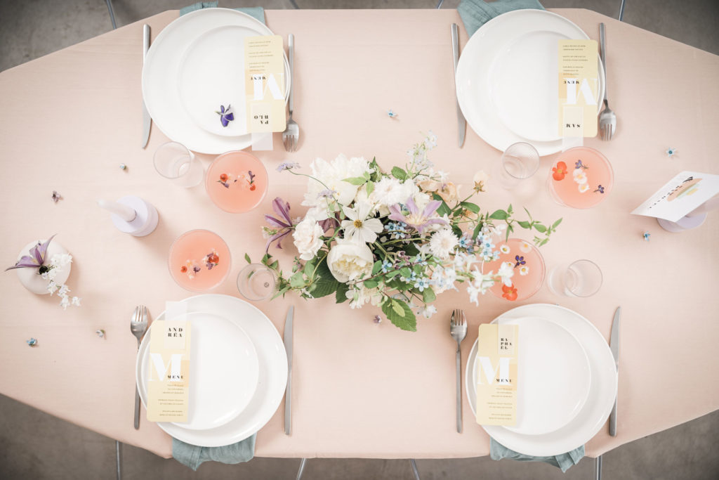 decoration table mariage moderne pastels
