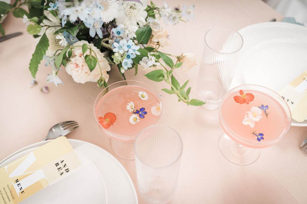decoration florale table mariage pastel