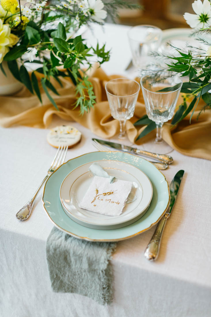 vaisselle vintage depareillee a louer mariage bretagne