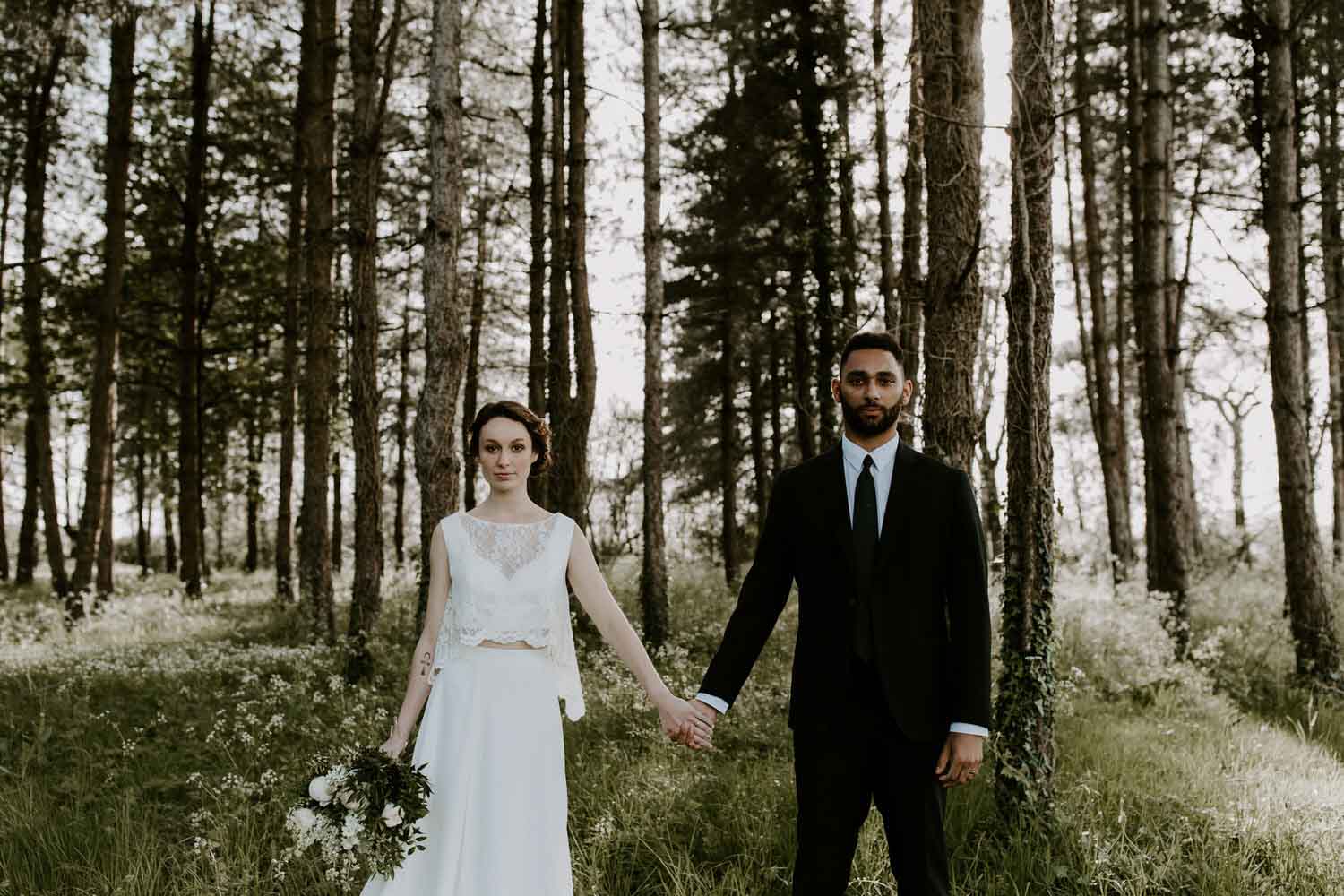 photo de mariage bouquet de la mariee simple sauvage