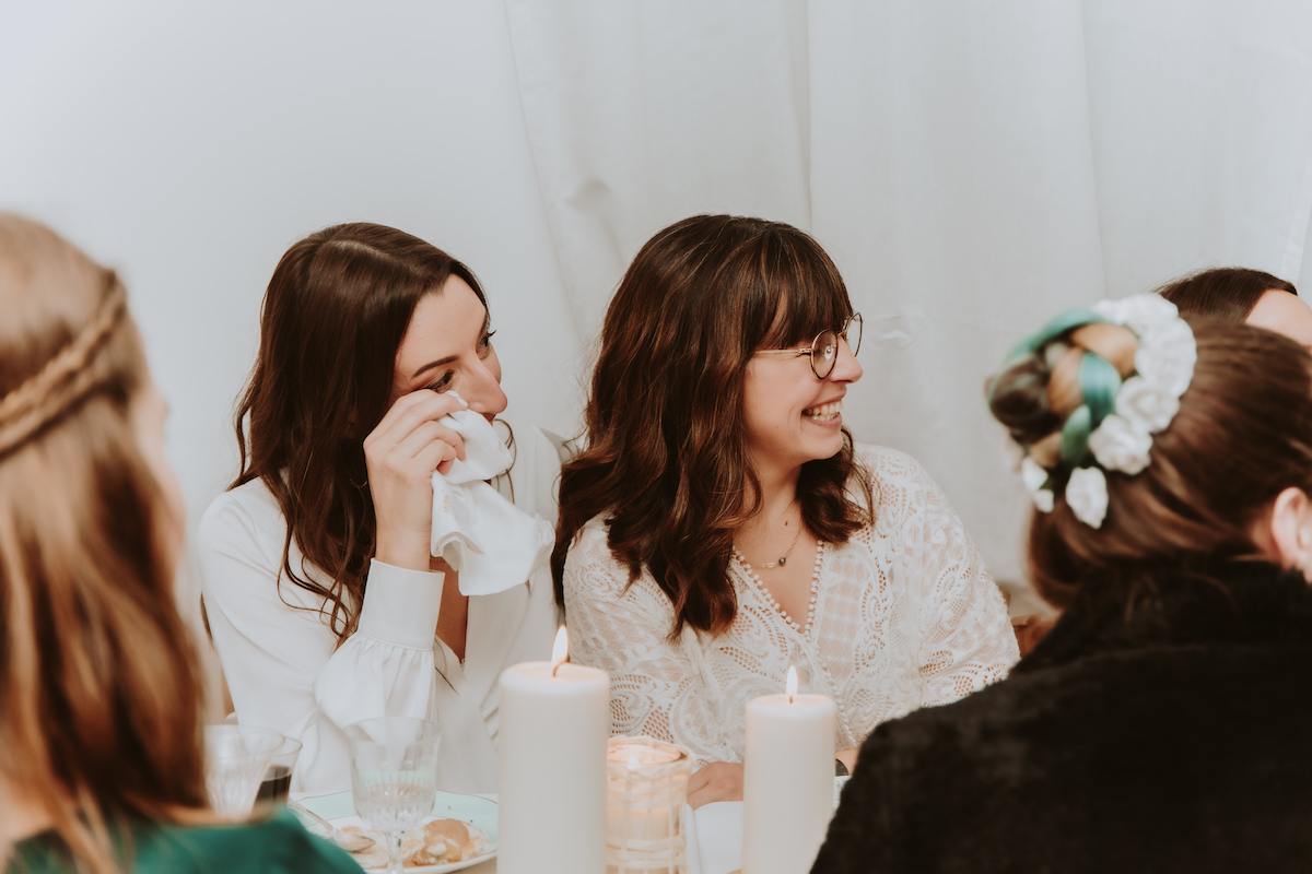 mariage homosexuel robes blanches emotions