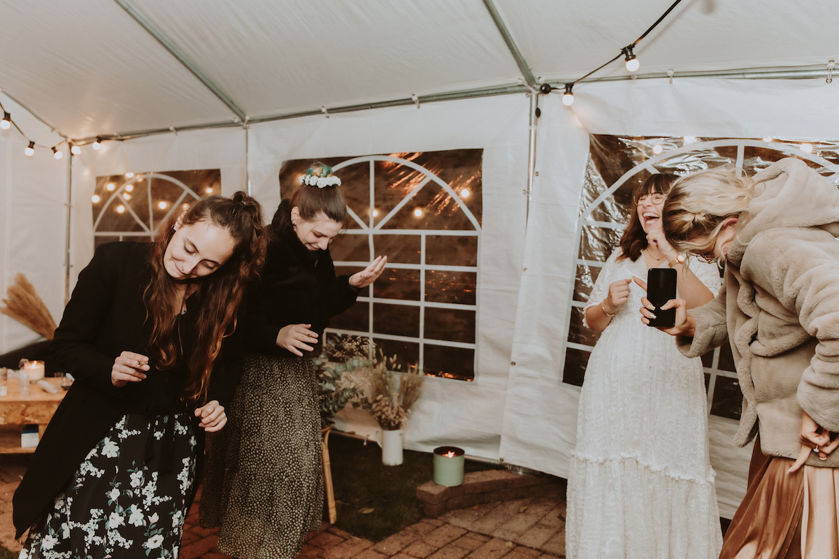 mariage gay fete famille danse