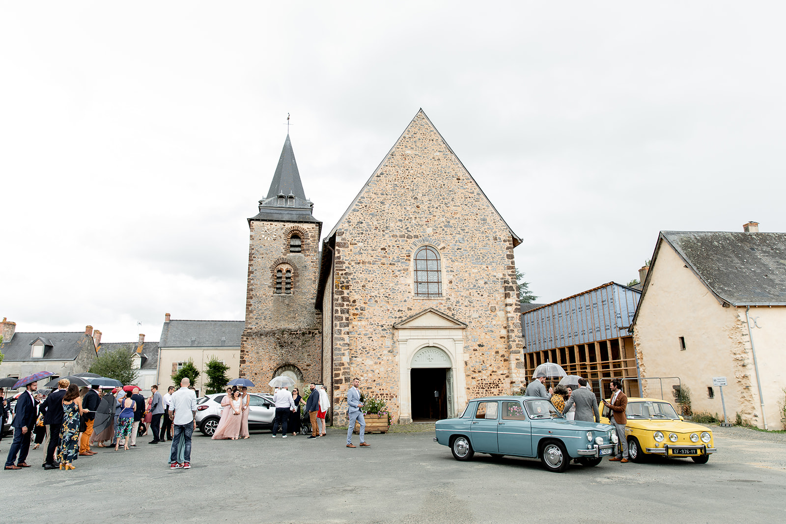 location voiture vintage eglise mariage religieux naturel mayenne echologia