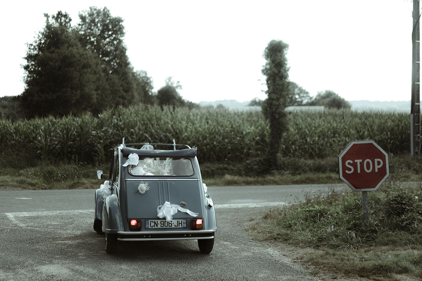 mariage boheme chic location de voiture vintage vehicule ancien 2cv rennes bretagne