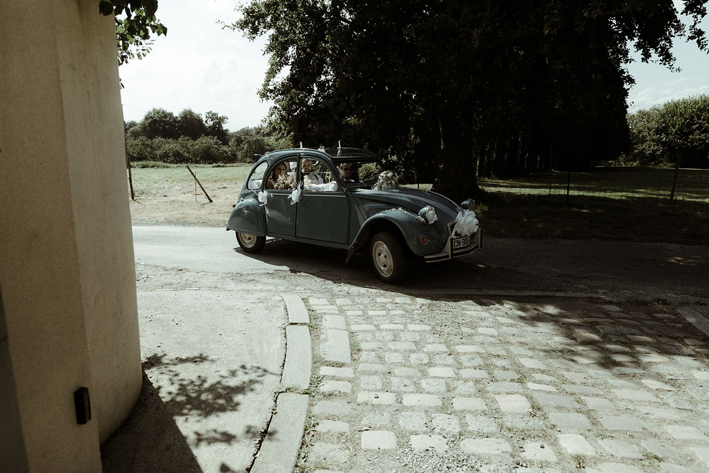 mariage boheme chic location de voiture vintage vehicule ancien rennes bretagne