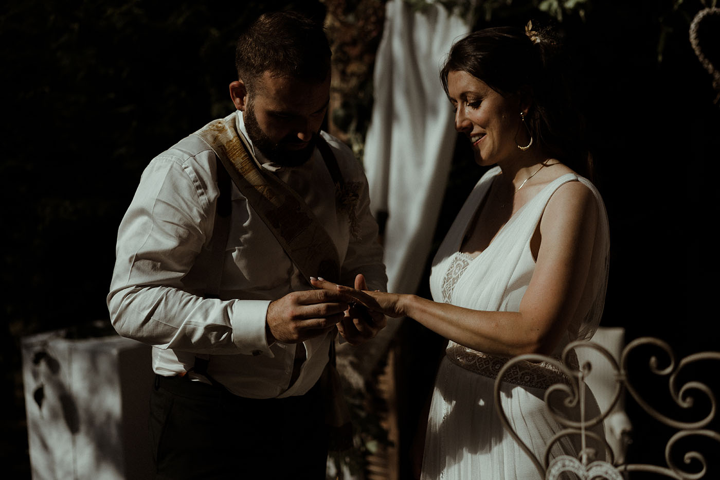 mariage boheme chic alliances bagues de fiancialles bijoutier ceremonie laique rennes bretagne