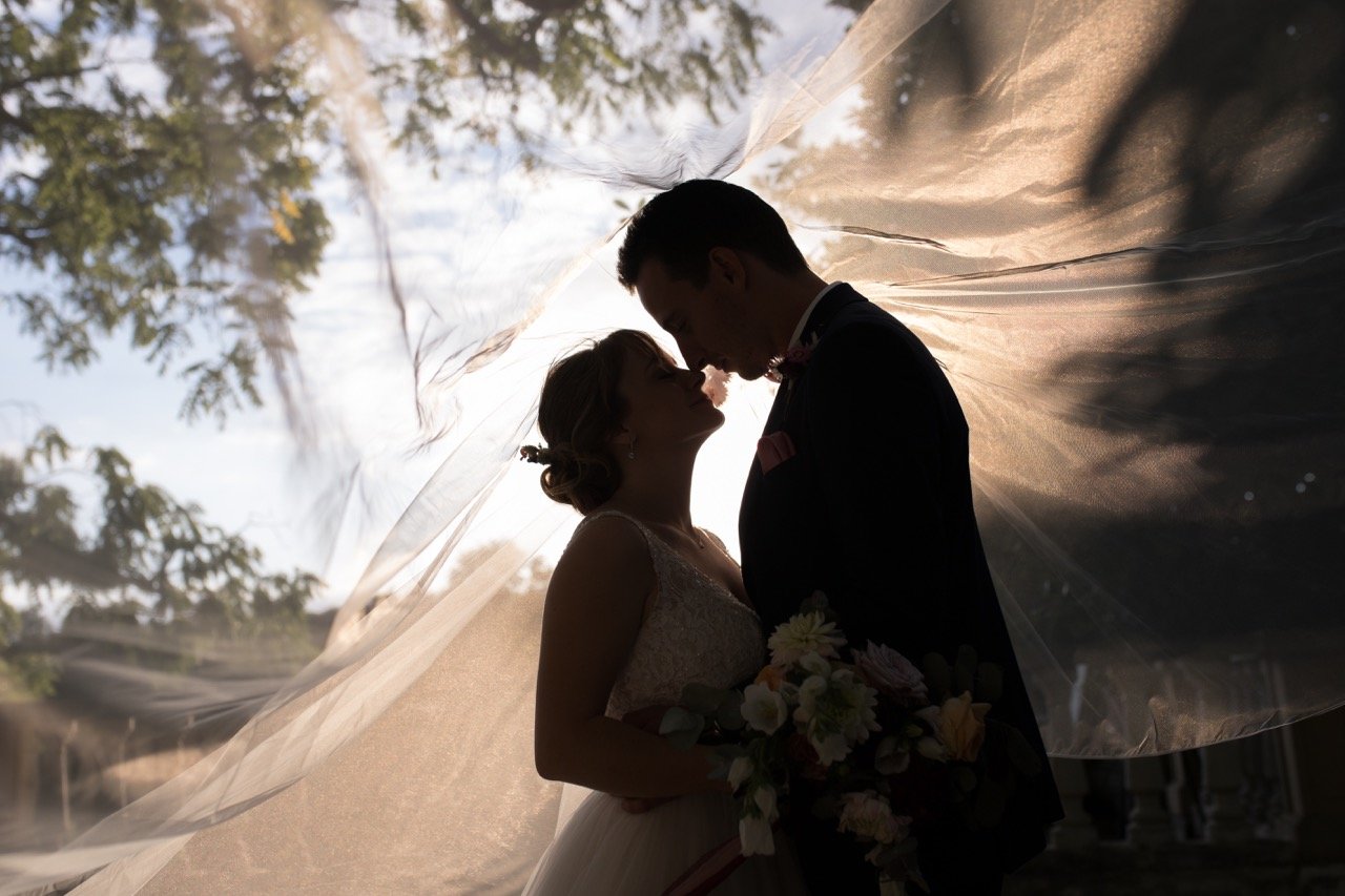 mariage romantique chateau du pordor lieu de recpetion loire atlantique photo de couple