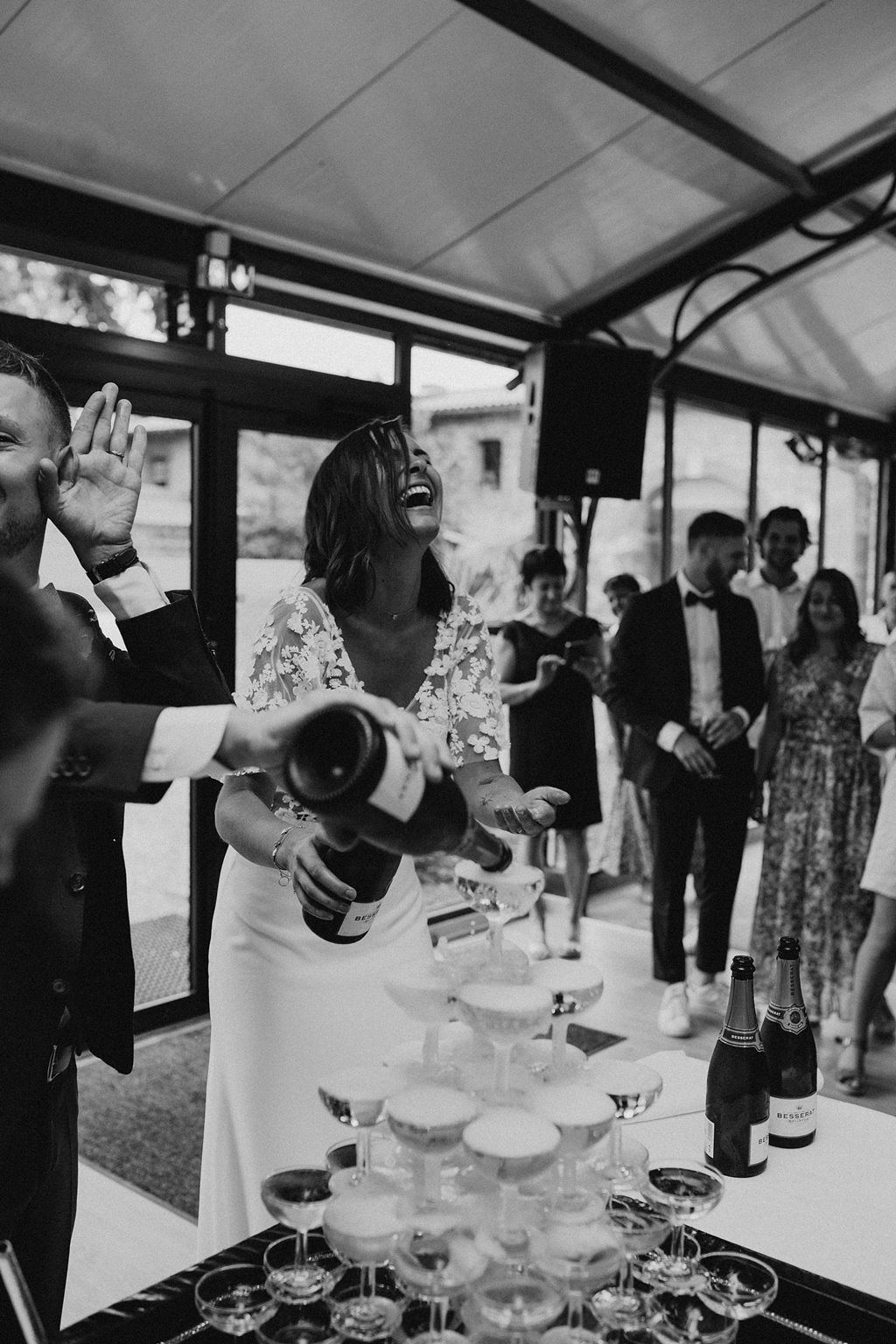 mariage vegetal loire atlantique domaine des lys fontaine de champagne costume robe de mariee