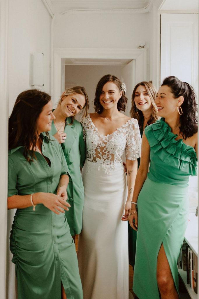 mariage vegetal loire atlantique robe de mariee fluide dentelle demoiselles dhonneur en vert tenue verte