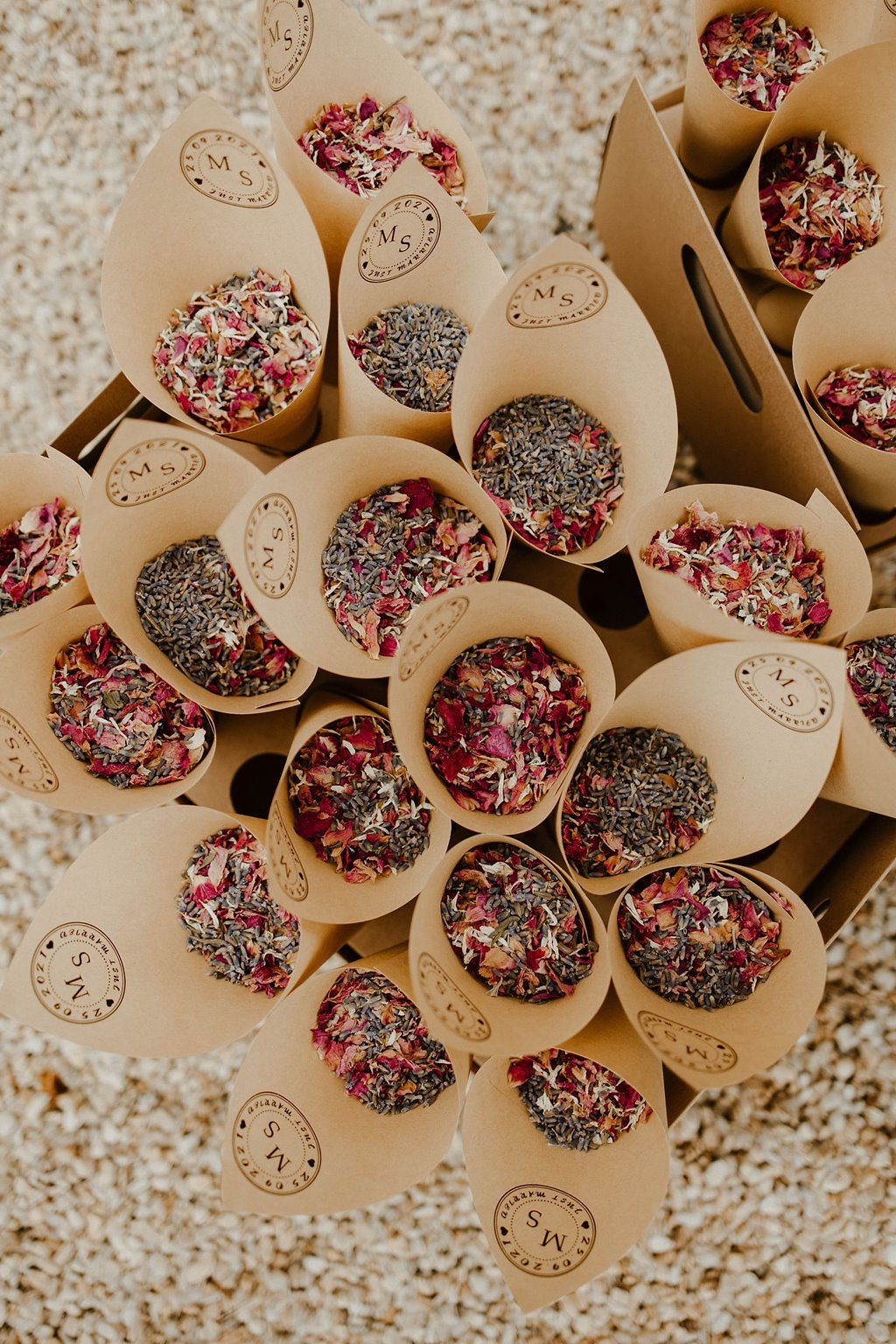 mariage vegetal cotillons vegetaux lavande petales seches loire atlantique domaine de lys