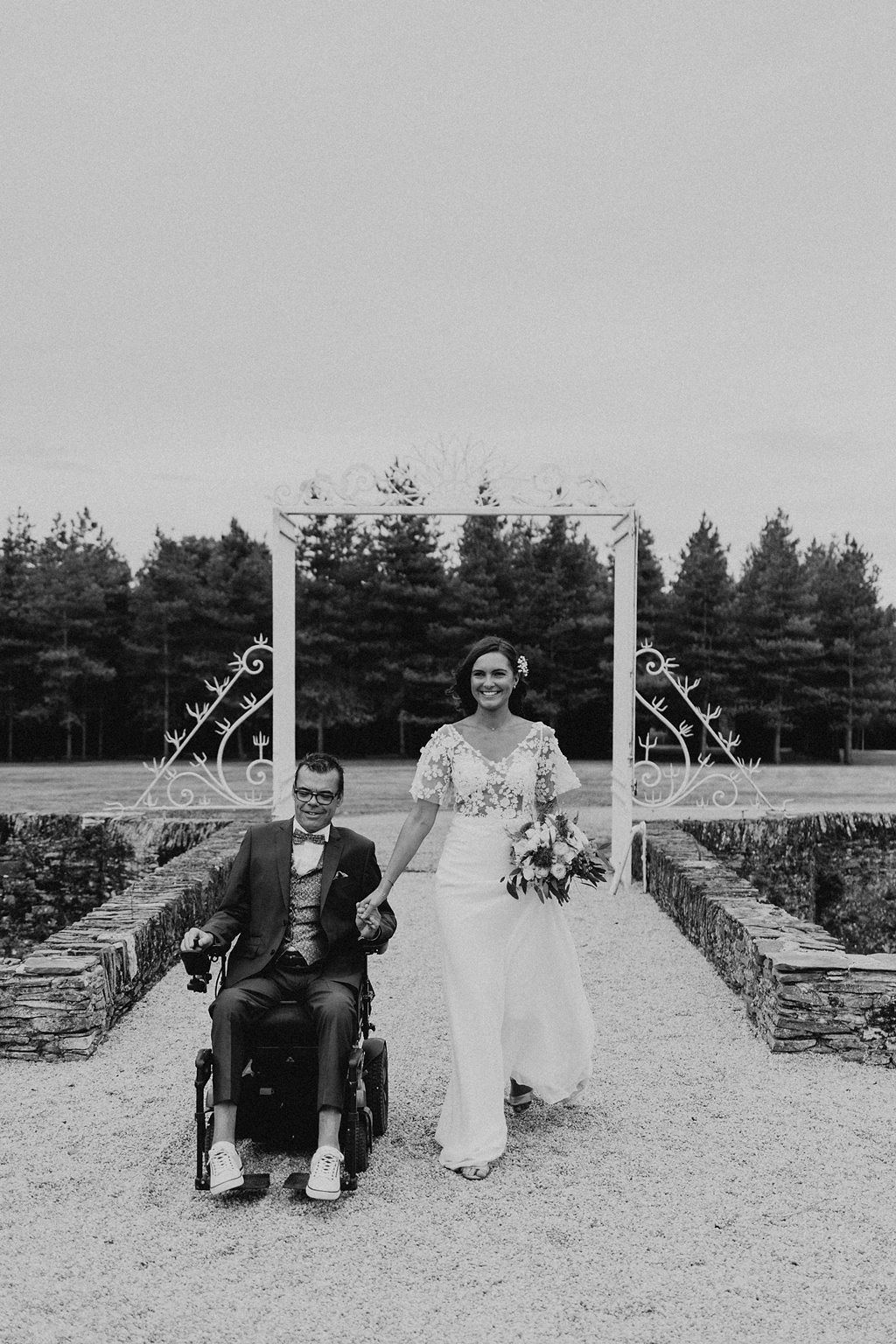 lieu de reception personne a mobilite reduite PMR loire atlantique domaine des lys mariage vegetal robe de mariee fluide dentelle