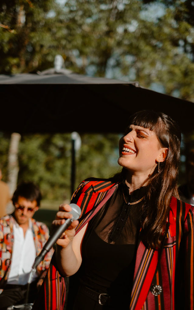 mariage boheme chic musiciens groupe de musique chanteur chanteuse manoir de la jahotiere loire atlantique