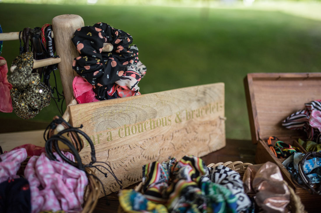 mariage colore gypsy cadeaux dinvites bar a chouchous bracelets maine et loire