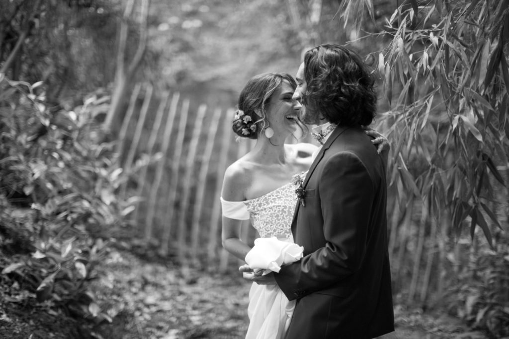 mariage colore gypsy robe de mariee dos nu dentelle costume de marie sur mesure photographe pays de la loire