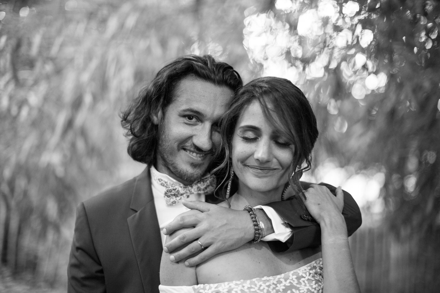 mariage colore gypsy photographe maine et loire pays de la loire costume sur mesure noeud papillon robe de mariee