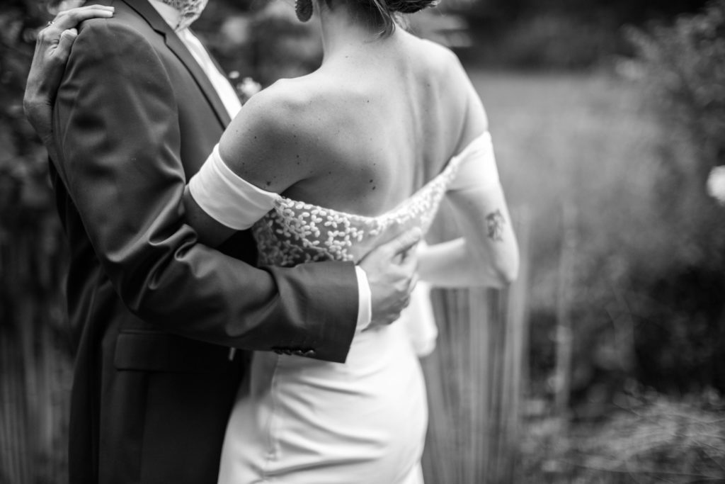 mariage colore gypsy robe de mariee dos nu costume sur mesure photographe pays de la loire