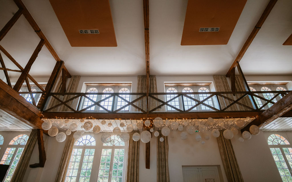 mariage boheme chic lieu de reception manoir de la jahotiere decoration en dentelle decoratrice loire atlantique