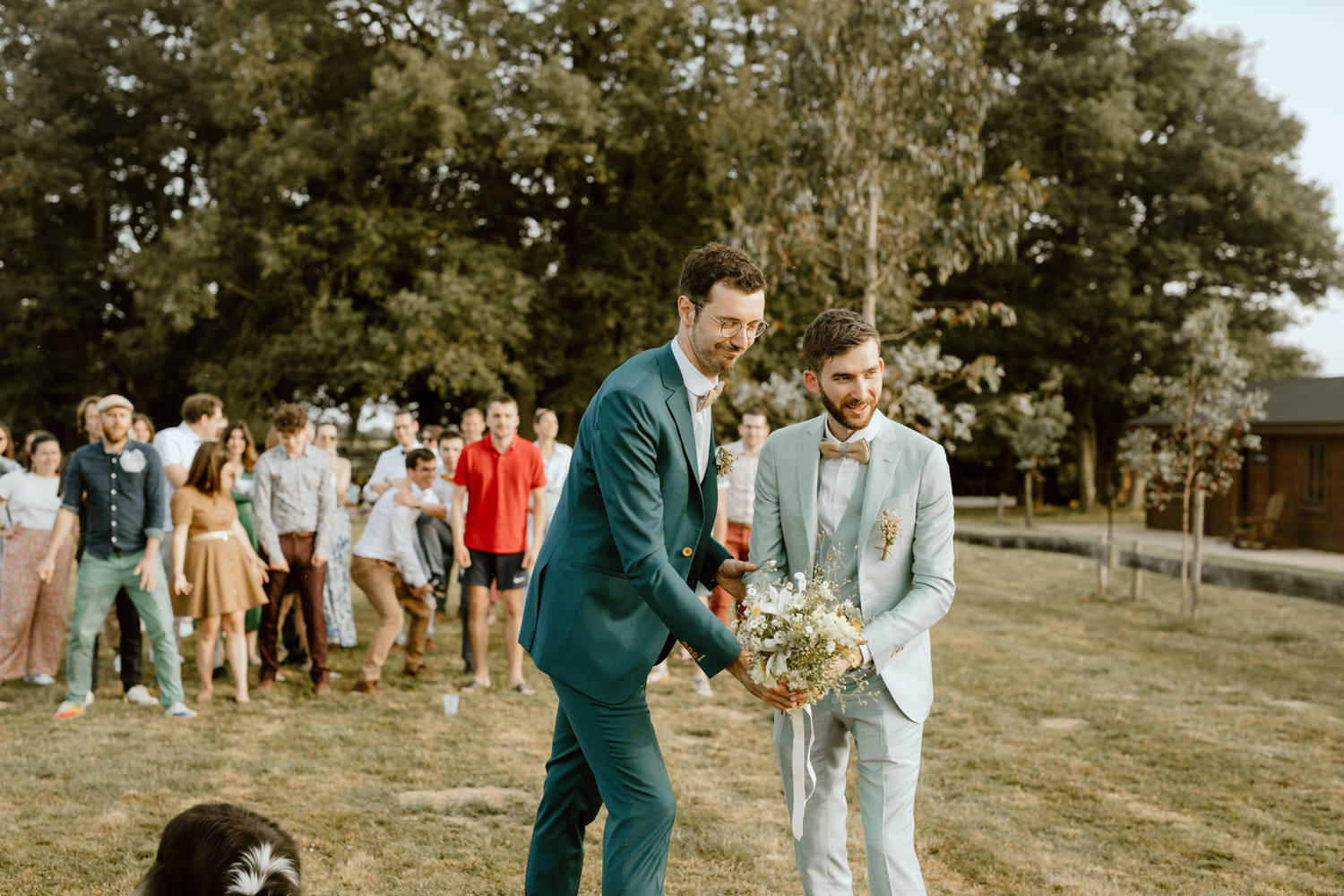 mariage champetre zero dechet fleuriste bouquet de fleurs local de saison costume sur mesure couturier loire atlantique