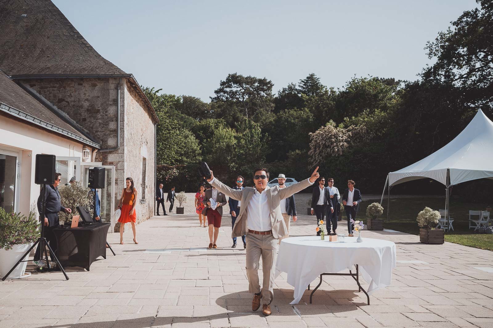mariage colore chateau de la rousseliere lieu de reception vin dhonneur traiteur