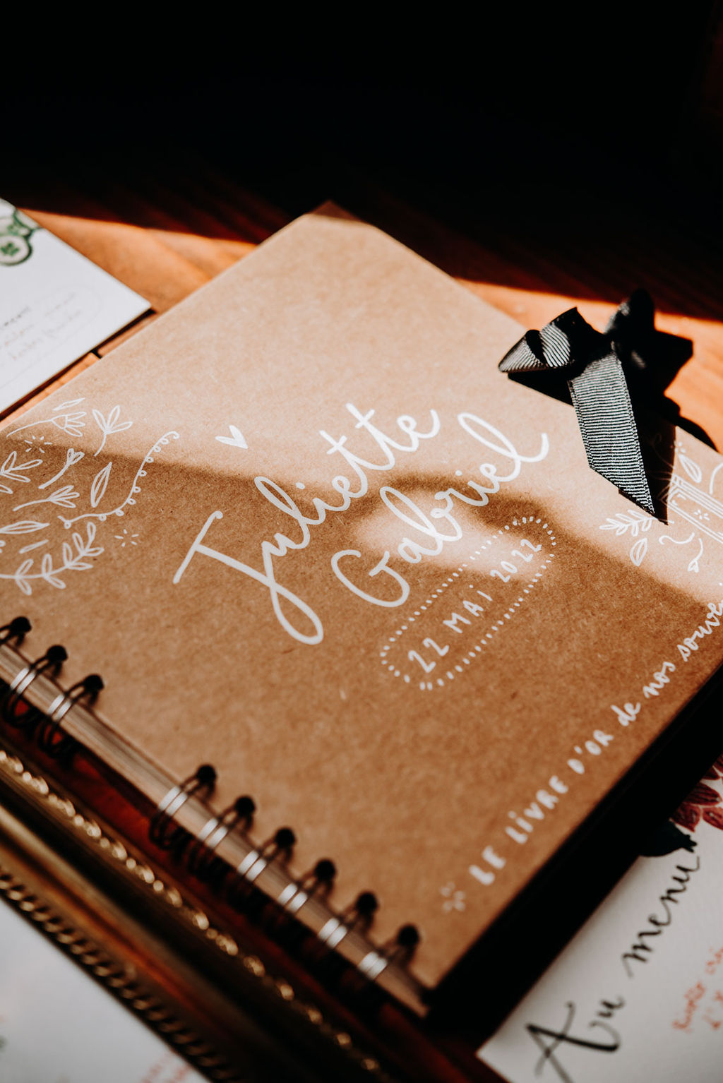 shooting dinspiration mariage minimaliste ecoresponsable papeterie livre dor pays de la loire decoration