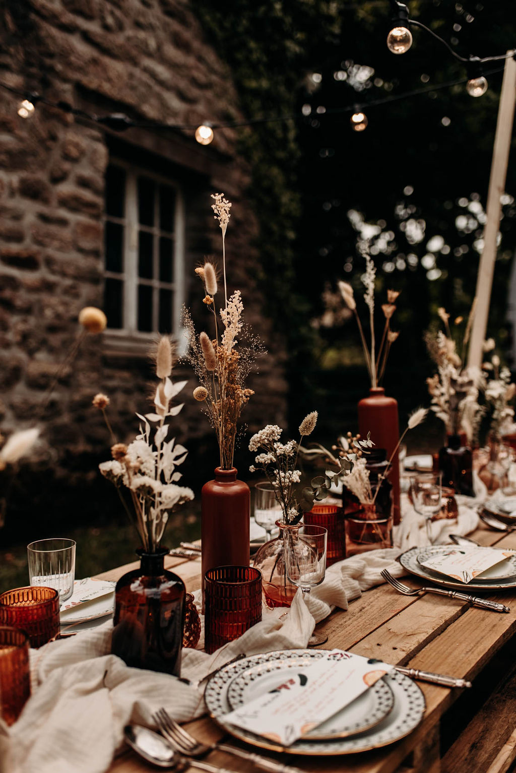 shooting dinspiration mariage ecoresponsable minimaliste slow wedding decoration de table wedding designer fleuriste soliflore fleurs sechees