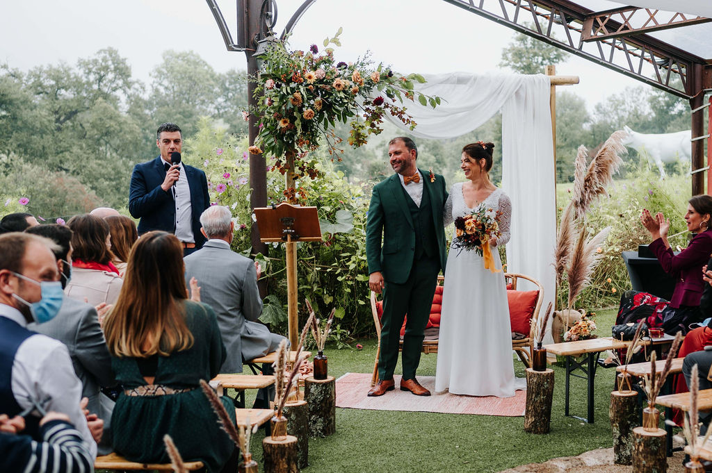 ceremonie Laique couverte pour mariage en automne