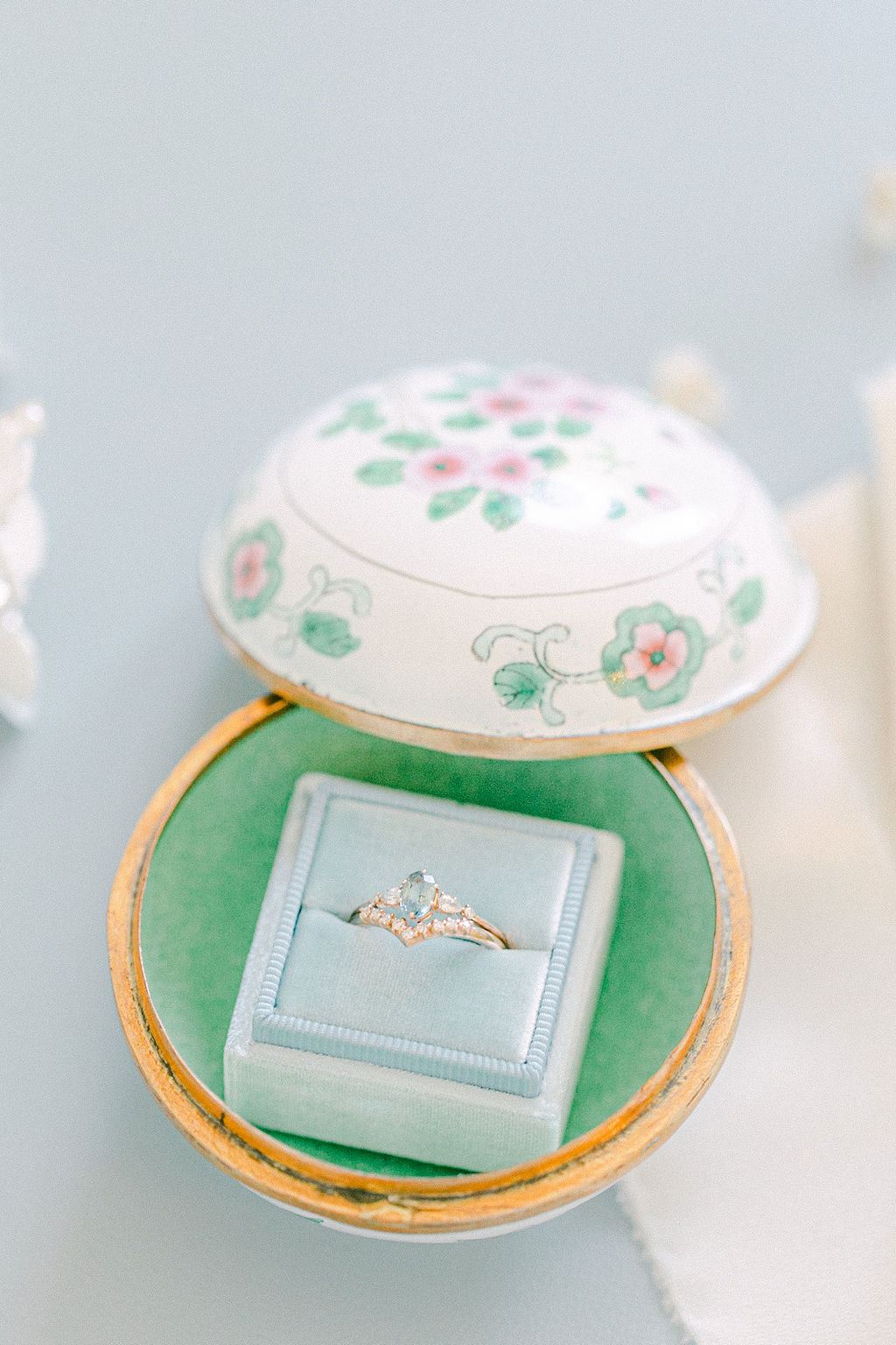 boite a alliance vintage elegante