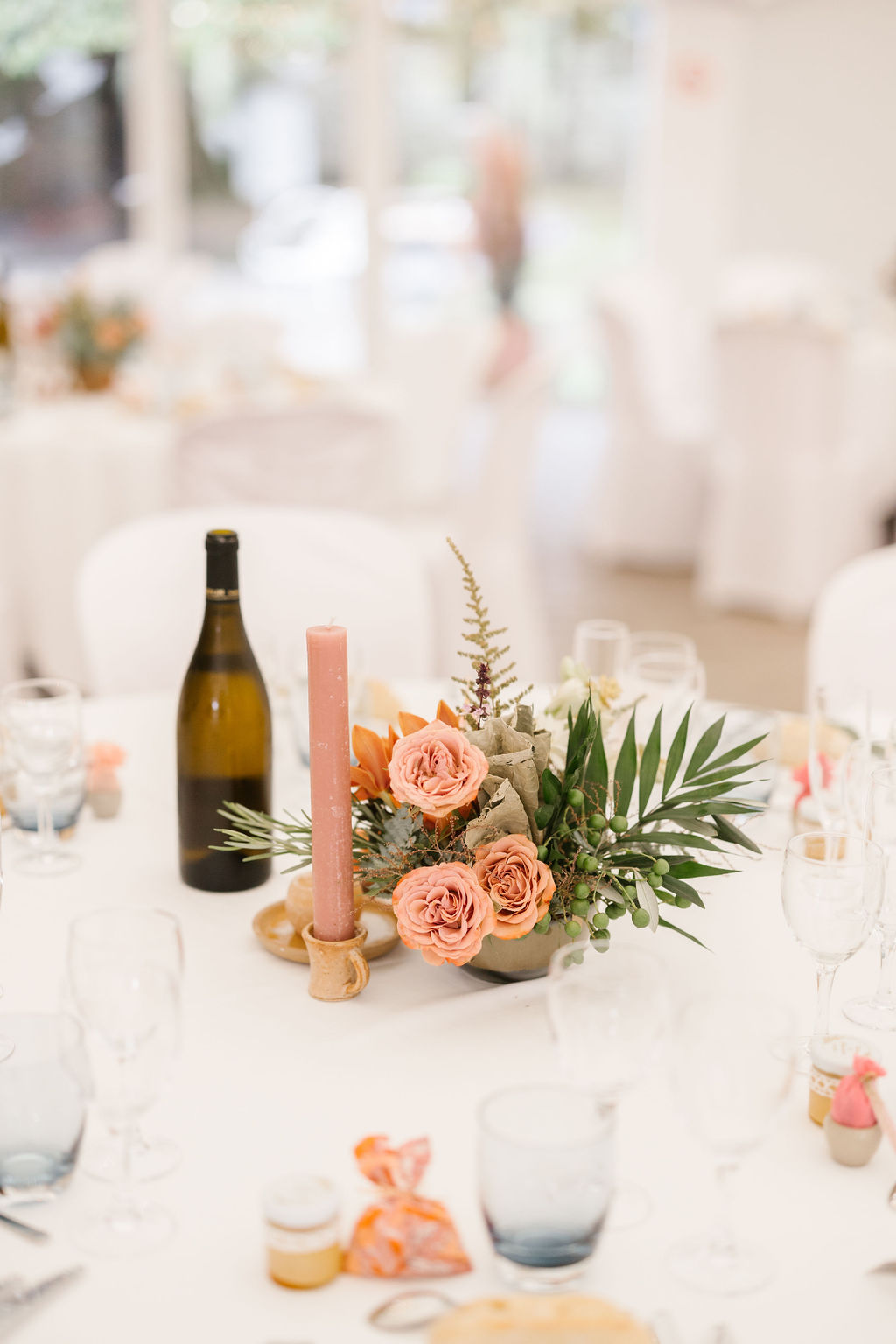 centre de table fleuri mariage colore
