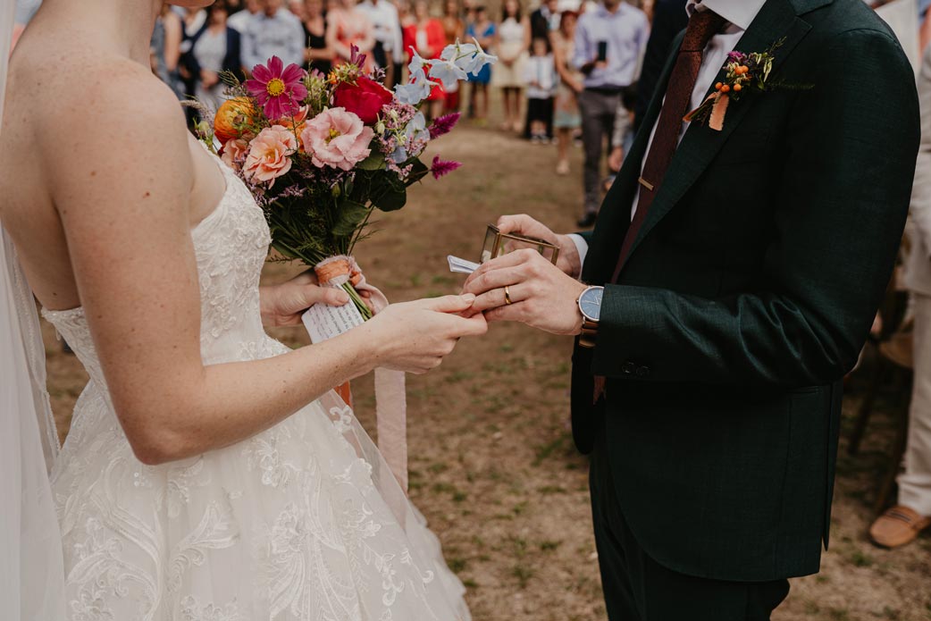 mariage colore moderne chic ceremonie laique joaillier