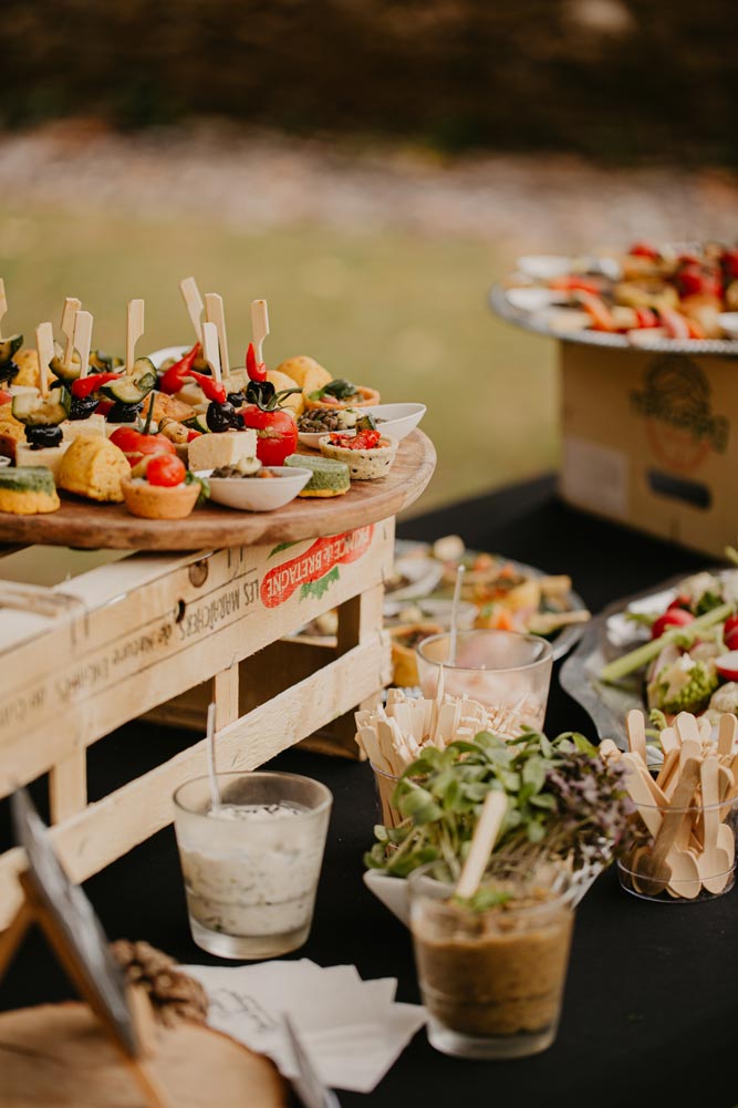 mariage colore moderne chic traiteur buffet