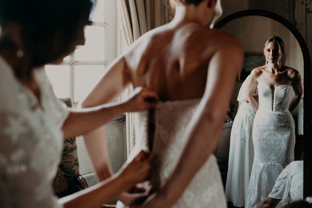mariage minimaliste robe de mariee avec bustier