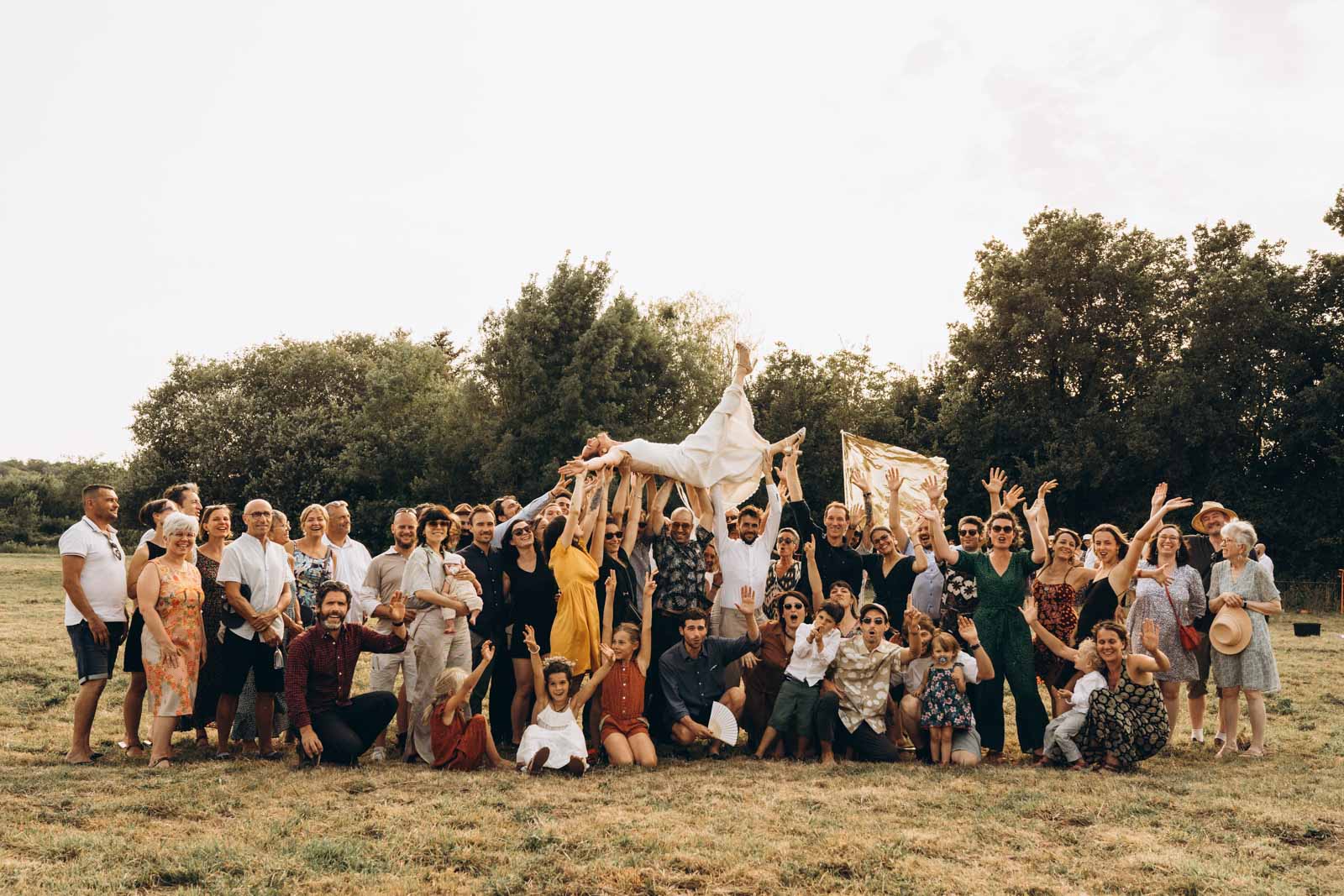 photo de groupe mariage champetre