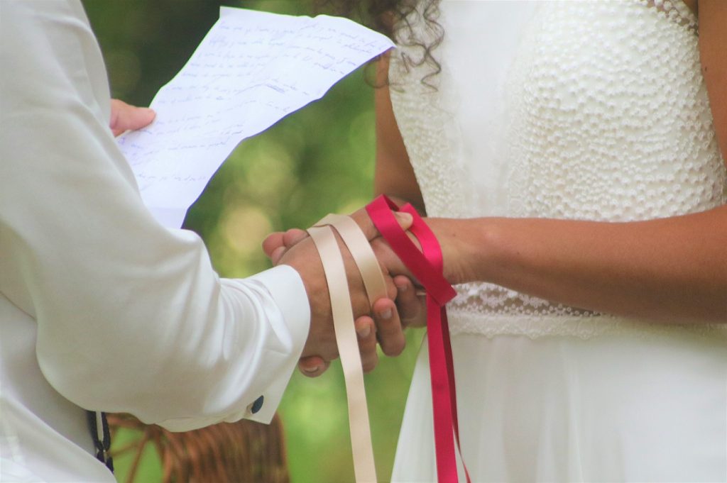 rituel de ceremonie avec rubans mariage