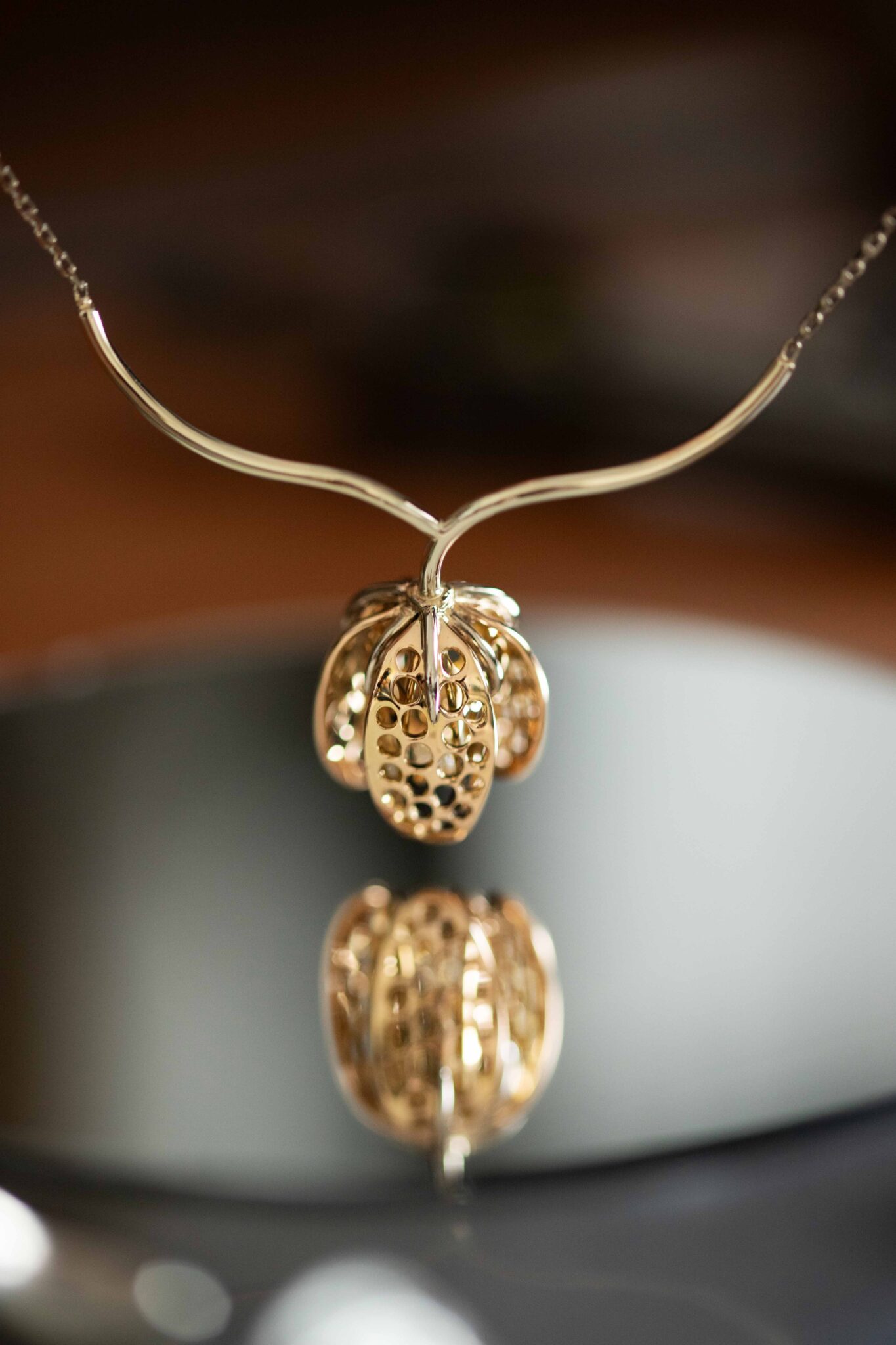 fleur gogane bijou or jaune anjou