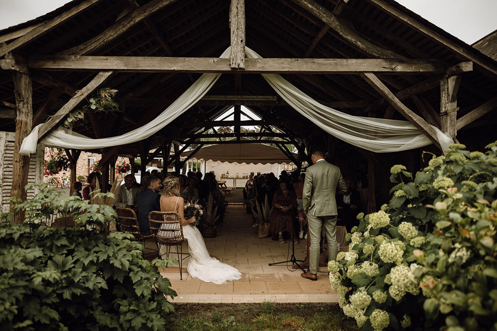 ceremonie laique grange mariage boheme