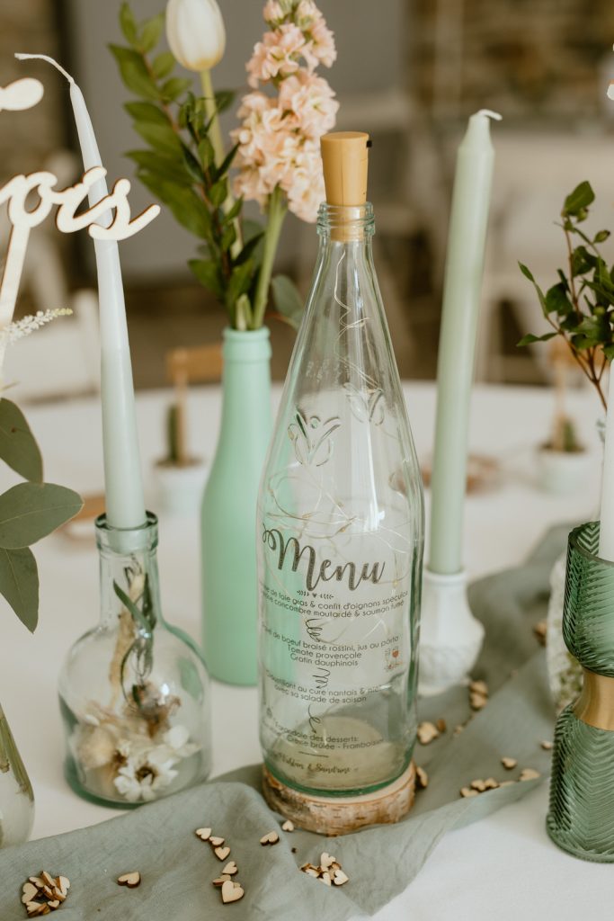 mariage boheme chic decoration de table bouteille en verre