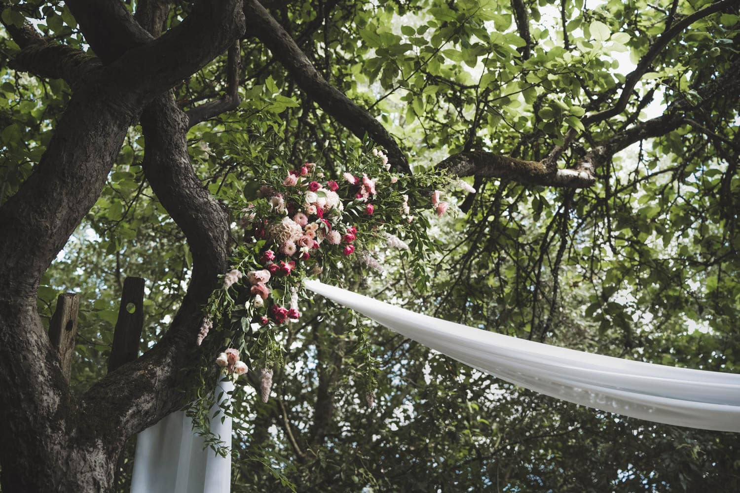 arche florale coloree mariage chic