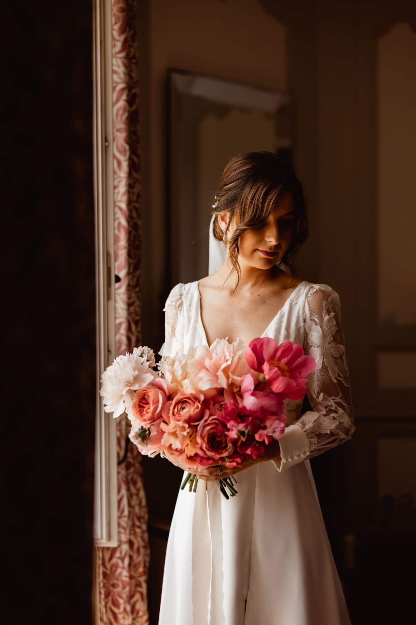 robe de mariee elegante fluide dentelle