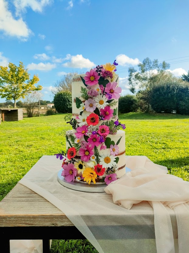 gateau de mariage fleuri nantes 44