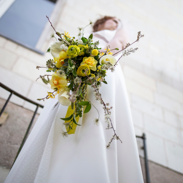 bouquet mariee jaune printemps decoration mariage maine et loire
