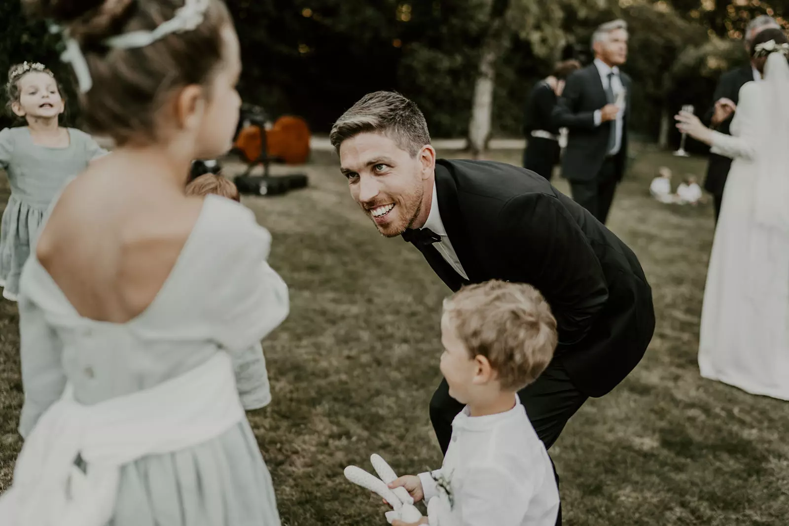 occuper enfants ceremonie laique mariage