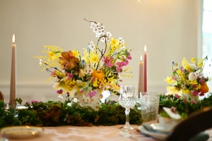 centre de table floral mariage printemps coloré sarthe