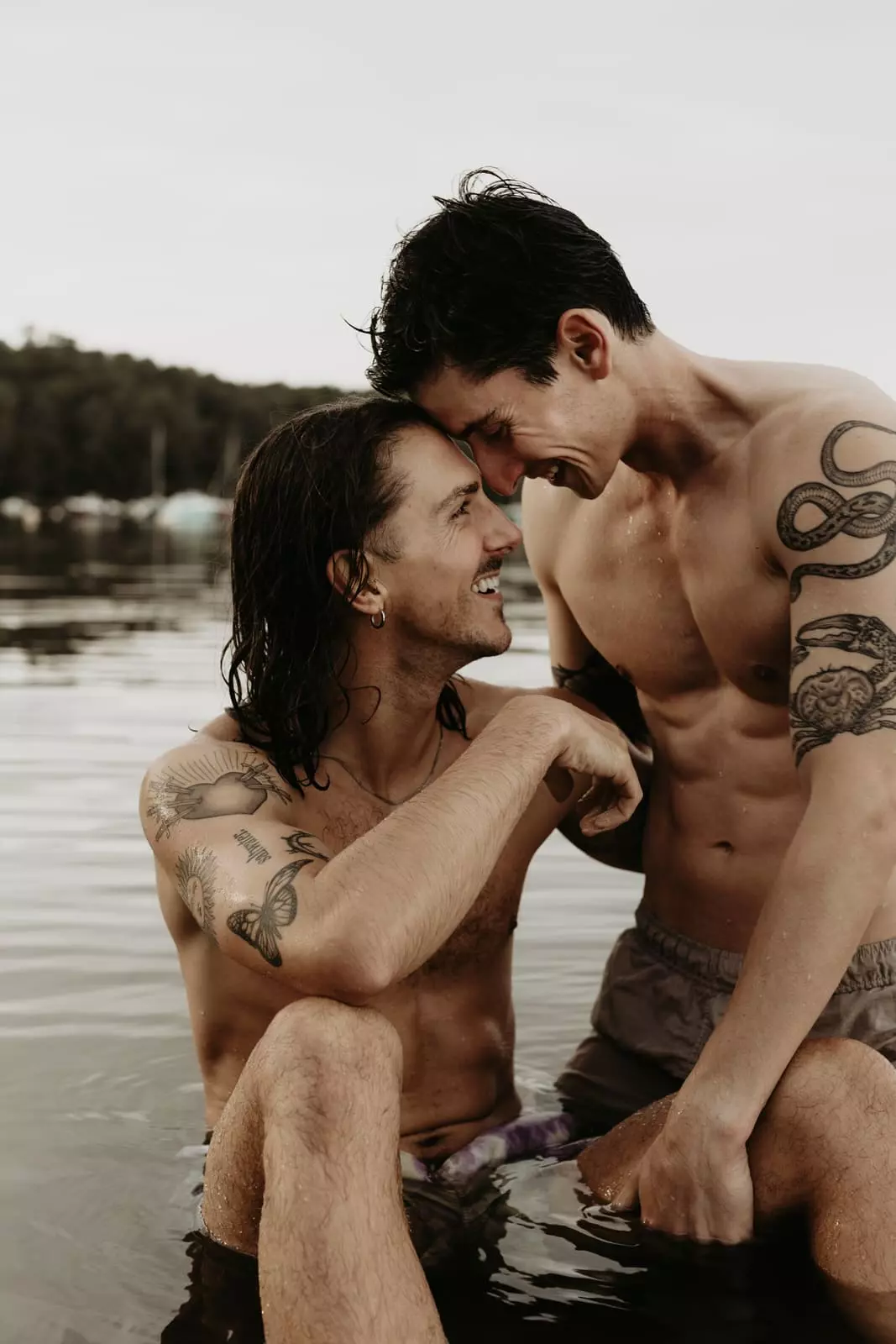 seance engagement couple lgbtqia plage le porge
