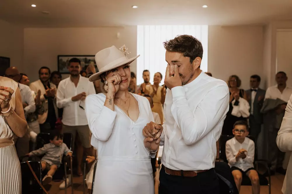 Mariage Civil à la mairie reportage photographe en Mayenne