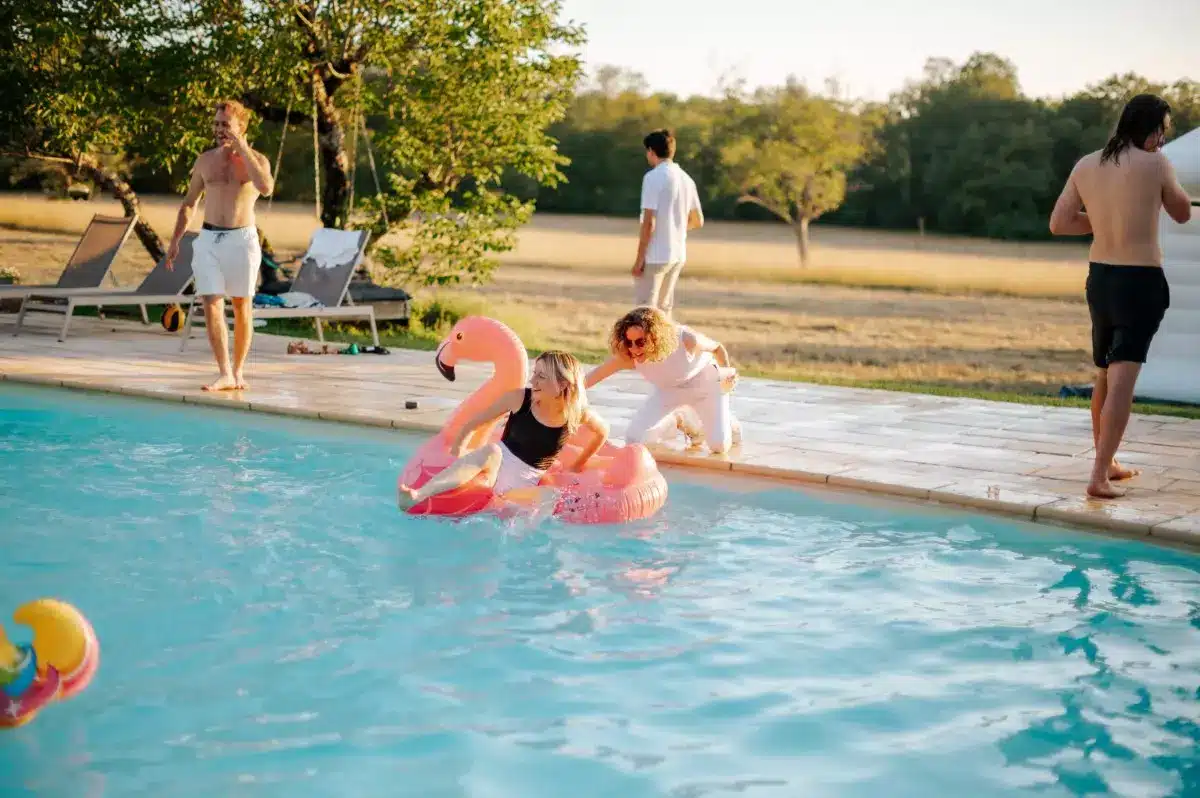 brunch mariage piscine pool party