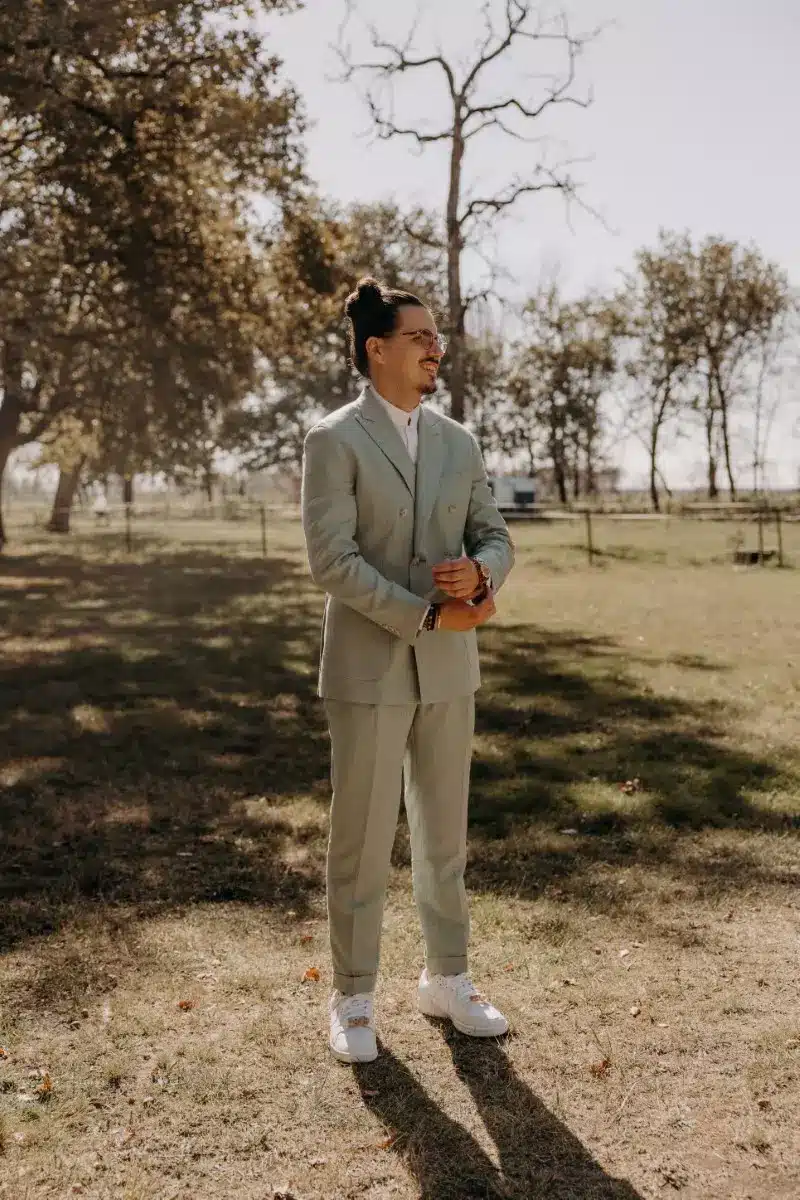 costume de mariage bordeaux