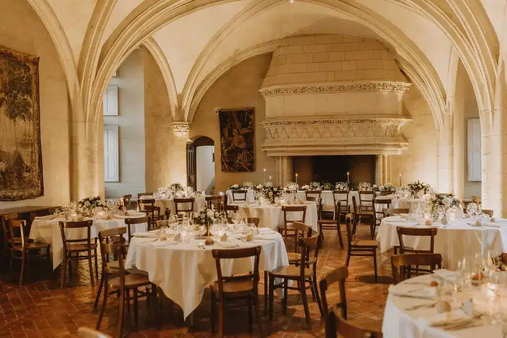 chaises en bois mariage chateau angers